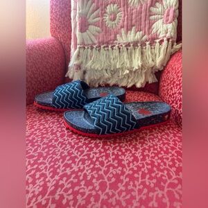 Rabbit EZ Slides, Blue & Red, Size 8